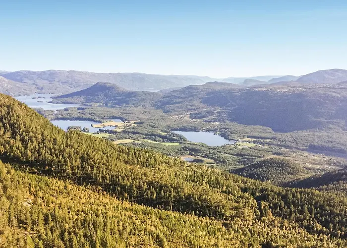 בית נופש Lovely In With Sauna *