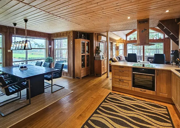 בית נופש Lovely In With Sauna